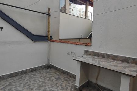 Casa para alugar com 100m², 2 quartos e 1 vagaQuintal