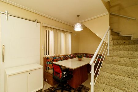 Casa à venda com 200m², 3 quartos e 2 vagasSala