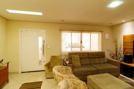 Casa à venda com 200m², 3 quartos e 2 vagasSala