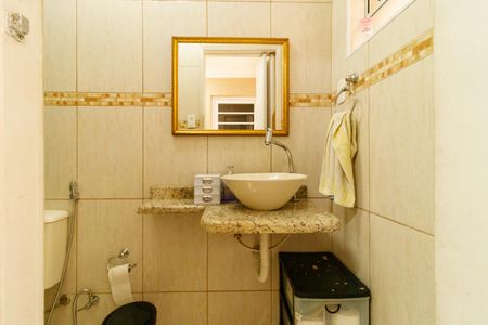 Casa à venda com 200m², 3 quartos e 2 vagasBanheiro 2