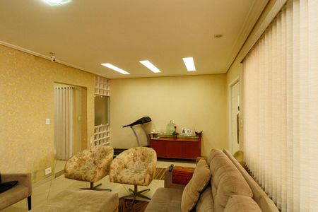 Casa à venda com 200m², 3 quartos e 2 vagasSala