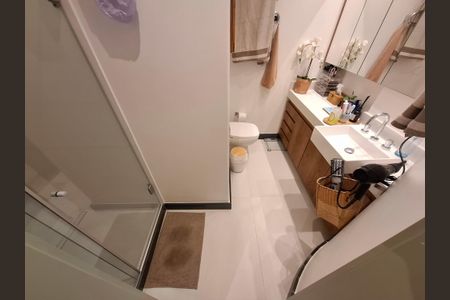 Apartamento à venda com 98m², 3 quartos e sem vagaBanheiro da suíte