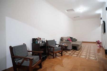 Casa à venda com 330m², 4 quartos e 6 vagasSala