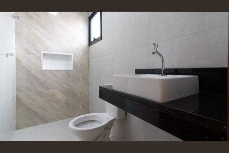 Casa à venda com 173m², 3 quartos e 2 vagasBanheiro da Suíte 2