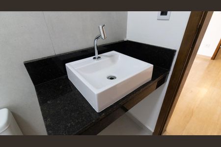 Casa à venda com 173m², 3 quartos e 2 vagasBanheiro da Suíte 2