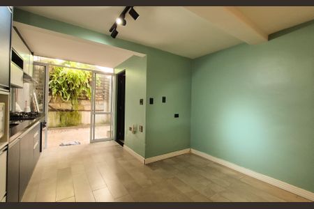 Casa à venda com 160m², 3 quartos e 1 vaga Casa à venda com 160m², 3 quartos e 1 vagaCozinha