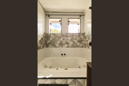 Casa à venda com 160m², 3 quartos e 1 vaga Casa à venda com 160m², 3 quartos e 1 vagaBanheiro da suíte