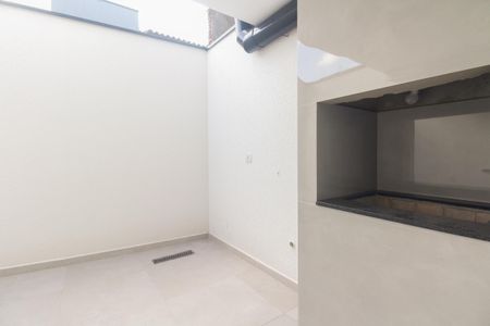 Casa à venda com 106m², 3 quartos e 2 vagasQuintal e Churrasqueira