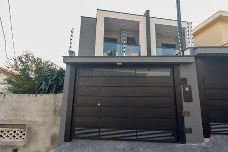 Casa à venda com 106m², 3 quartos e 2 vagasFachada