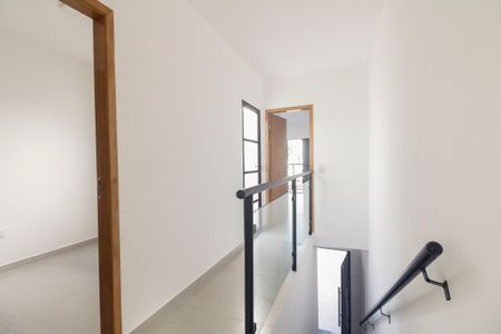 Casa à venda com 106m², 3 quartos e 2 vagasCorredor de Acesso