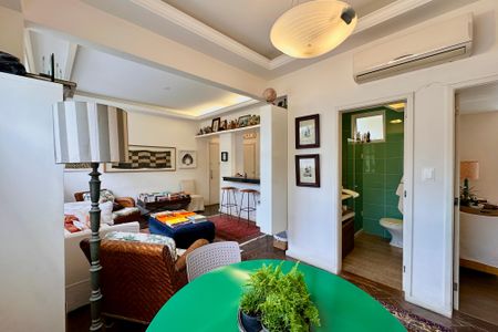 Apartamento à venda com 77m², 2 quartos e sem vaga Apartamento à venda com 77m², 2 quartos e sem vagaSala