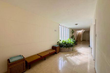 Apartamento à venda com 77m², 2 quartos e sem vaga Apartamento à venda com 77m², 2 quartos e sem vagaPortaria