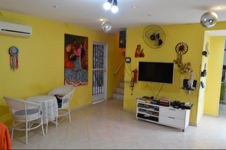 Casa de condomínio à venda com 70m², 1 quarto e 1 vagaSala