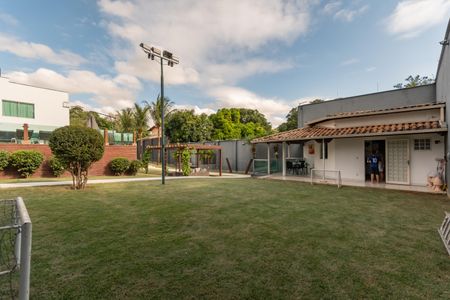 Casa à venda com 490m², 5 quartos e 8 vagasQuintal