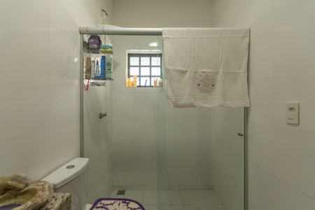 Casa à venda com 490m², 5 quartos e 8 vagasBanheiro Social - Casa 2