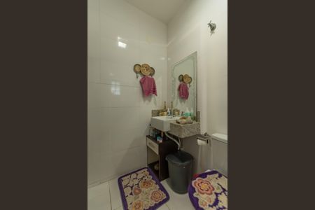 Casa à venda com 490m², 5 quartos e 8 vagasBanheiro Social - Casa 2