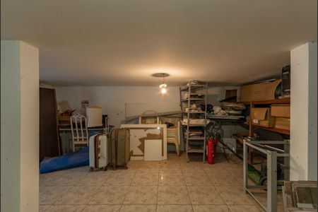 Casa à venda com 490m², 5 quartos e 8 vagasPorão