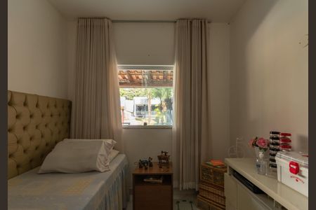 Casa à venda com 490m², 5 quartos e 8 vagasQuarto - Casa 2