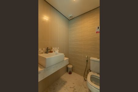 Casa à venda com 490m², 5 quartos e 8 vagasÁrea Gourmet - Banheiro