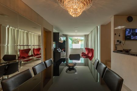 Casa à venda com 490m², 5 quartos e 8 vagasSala 2