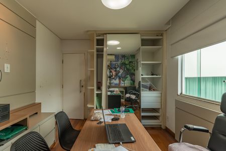 Casa à venda com 490m², 5 quartos e 8 vagasQuarto 1