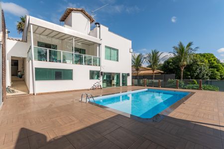Casa à venda com 490m², 5 quartos e 8 vagasPiscina