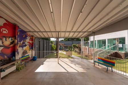 Casa à venda com 490m², 5 quartos e 8 vagasEntrada