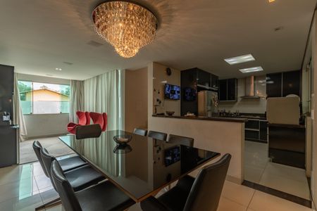 Casa à venda com 490m², 5 quartos e 8 vagasSala 2