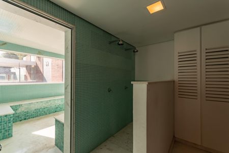 Casa à venda com 490m², 5 quartos e 8 vagasSauna