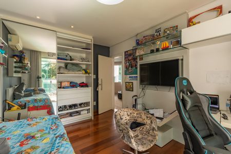 Casa à venda com 490m², 5 quartos e 8 vagasQuarto 3