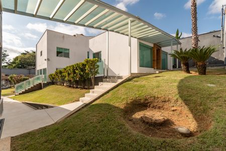 Casa à venda com 490m², 5 quartos e 8 vagasEntrada