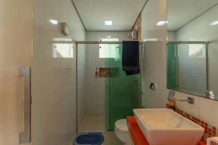 Casa à venda com 490m², 5 quartos e 8 vagasBanheiro Social