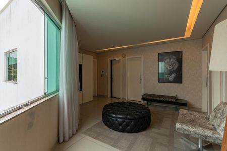 Casa à venda com 490m², 5 quartos e 8 vagasSala 3
