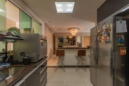 Casa à venda com 490m², 5 quartos e 8 vagasCozinha