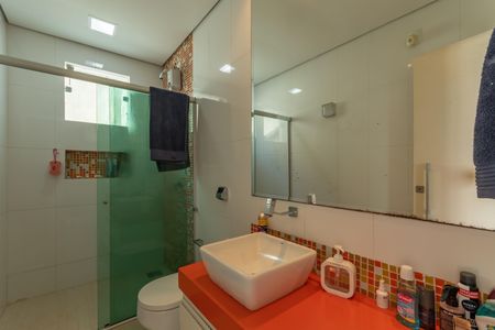 Casa à venda com 490m², 5 quartos e 8 vagasBanheiro Social