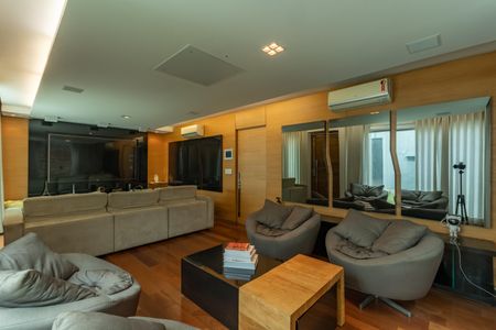 Casa à venda com 490m², 5 quartos e 8 vagasSala 1