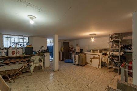 Casa à venda com 490m², 5 quartos e 8 vagasPorão