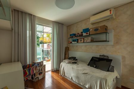 Casa à venda com 490m², 5 quartos e 8 vagasQuarto 2