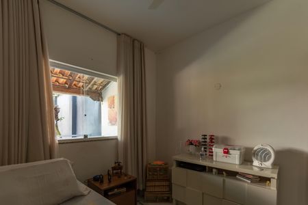 Casa à venda com 490m², 5 quartos e 8 vagasQuarto - Casa 2