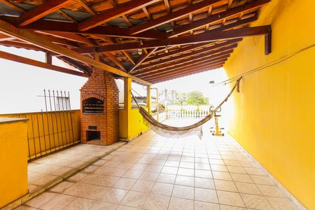 Casa à venda com 125m², 3 quartos e 2 vagas Casa à venda com 125m², 3 quartos e 2 vagasTerraço