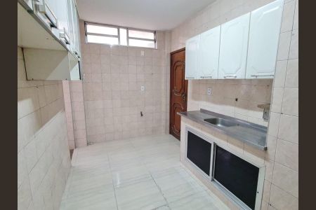Apartamento à venda com 77m², 2 quartos e 1 vagaCozinha