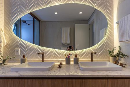 Apartamento à venda com 157m², 3 quartos e 2 vagasBanheiro da Suíte 1