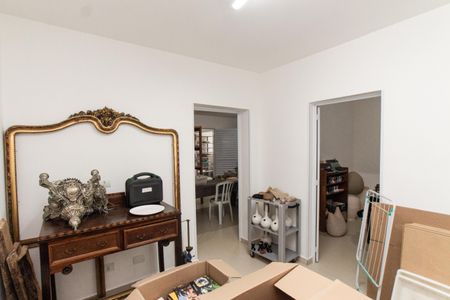 Casa à venda com 220m², 4 quartos e sem vagaTérreo - Sala  
