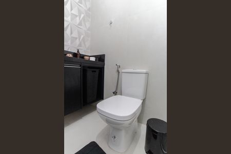 Casa à venda com 220m², 4 quartos e sem vagaBanheiro 