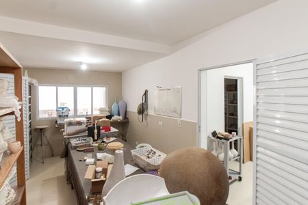 Casa à venda com 220m², 4 quartos e sem vagaTérreo - Cozinha 