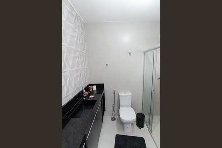 Casa à venda com 220m², 4 quartos e sem vagaBanheiro 