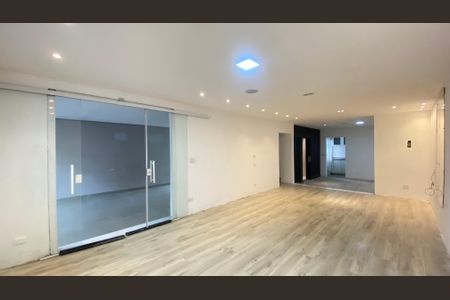 Casa para alugar com 134m², 4 quartos e 2 vagasSala