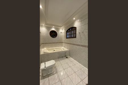 Casa para alugar com 134m², 4 quartos e 2 vagasBanheiro suite