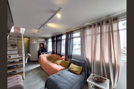 Casa à venda com 180m², 3 quartos e 3 vagas Casa à venda com 180m², 3 quartos e 3 vagasEdícula