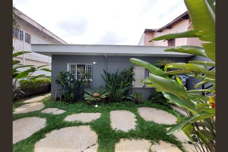Casa à venda com 180m², 3 quartos e 3 vagas Casa à venda com 180m², 3 quartos e 3 vagasQuintal